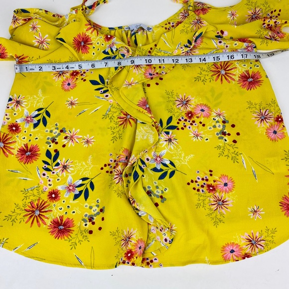 Lot of 2-Sweater & cold shoulder top-Med.& Lg. - Picture 7 of 8